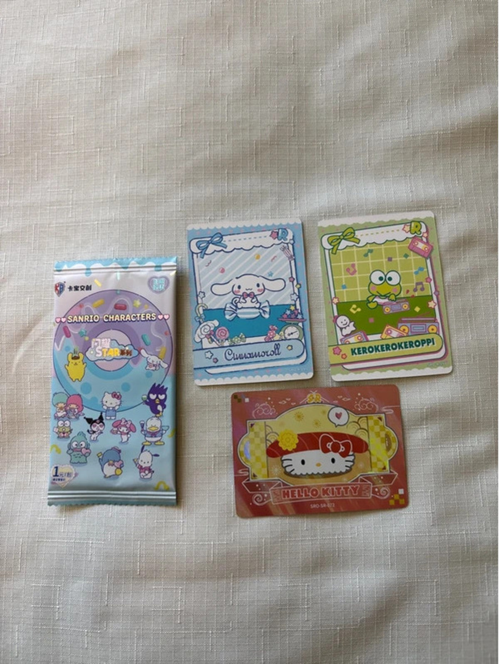 Sanrio 1 sealed pack + 3 loose cards